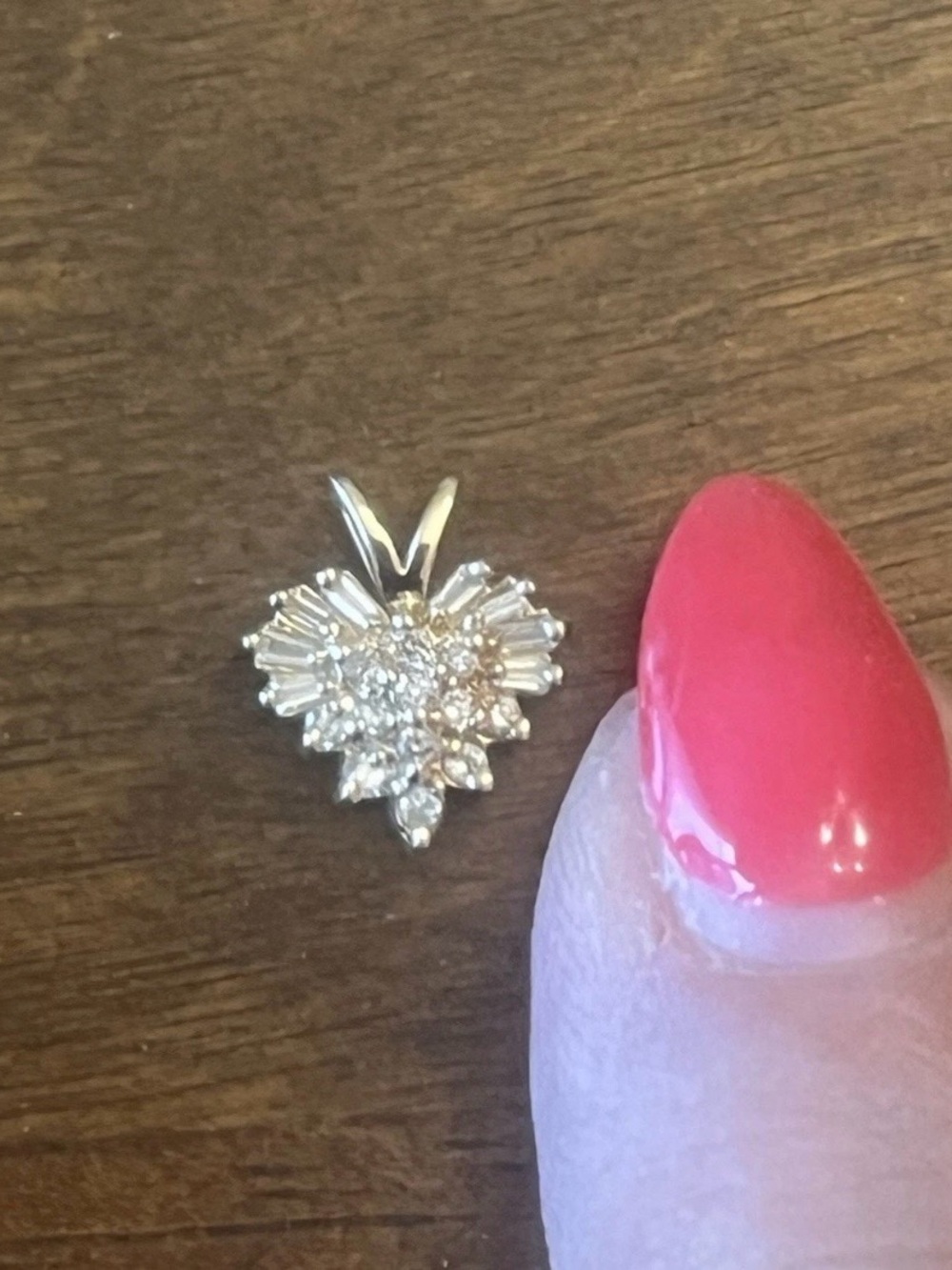 14k gold genuine diamond heart pendant - Picture 2 of 3